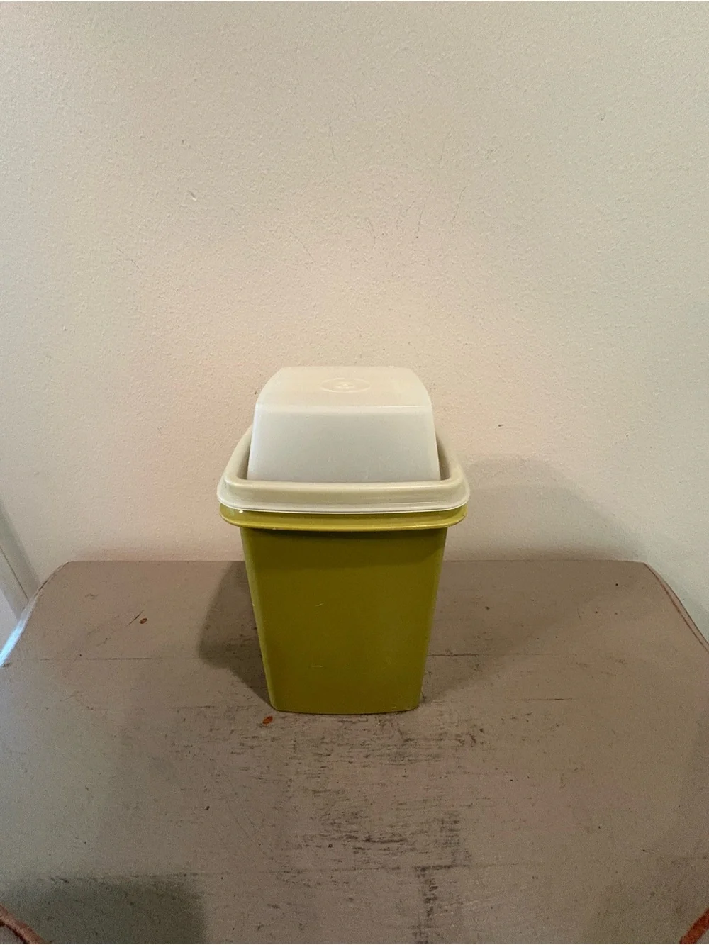 VTG Tupperware Avocado Green Three Piece Pick-A-Deli Pickle Keeper